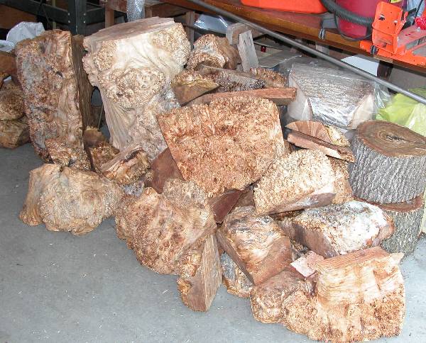 1000 pounds of maple burl